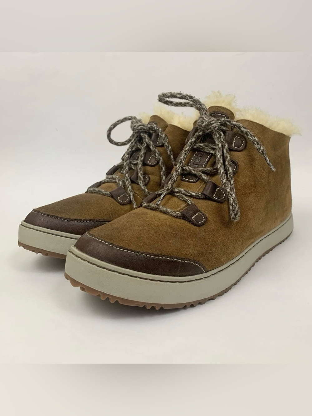 LL Bean Womens 9 Brown Shearling Lined Suede Ankle Boot Lace Up Rubber Sole EUC